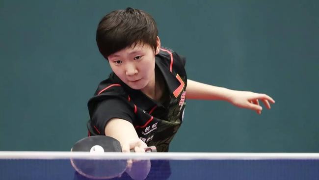 的后防线策 的后防线策