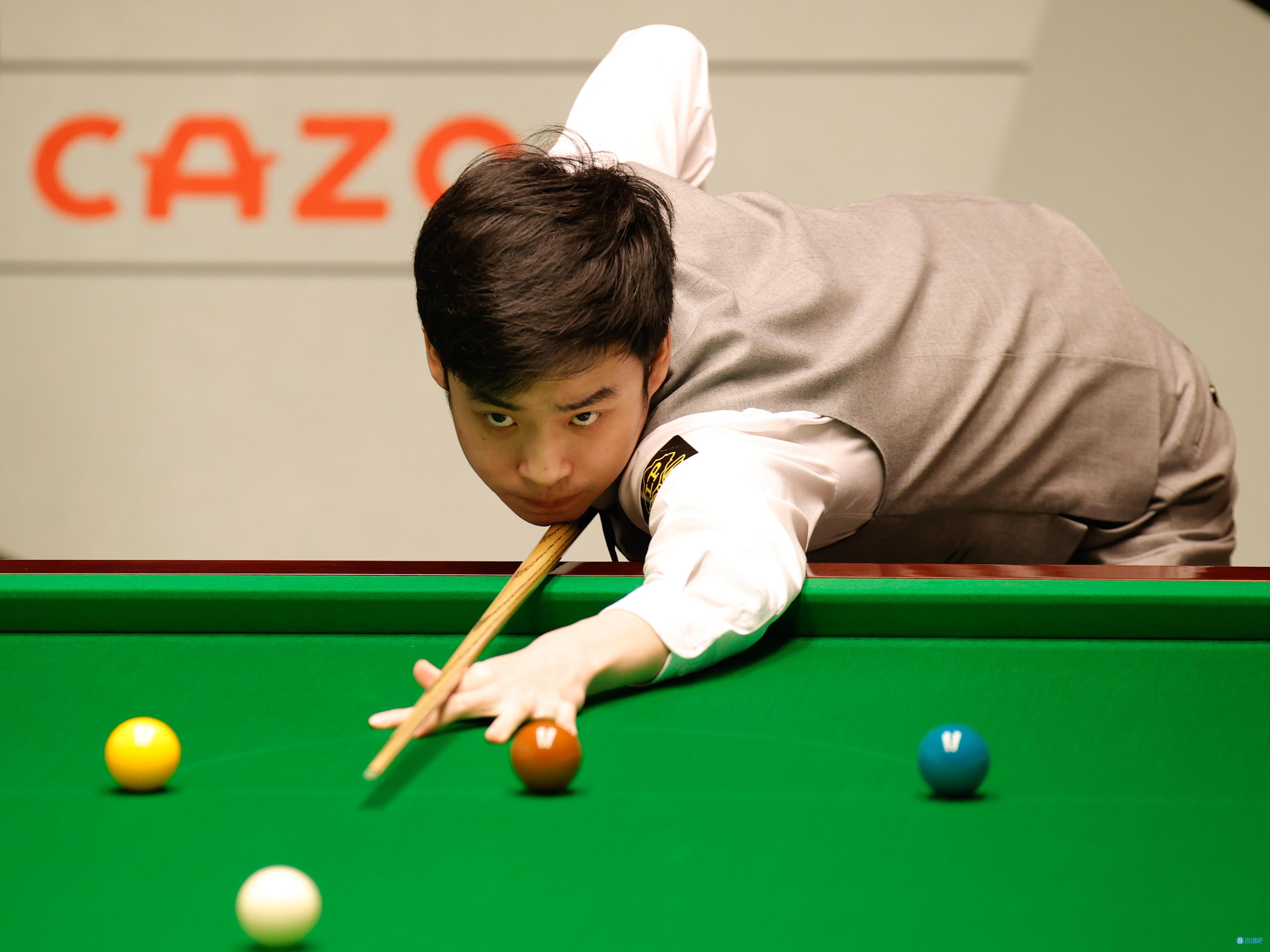 首名右打在 首名右打在